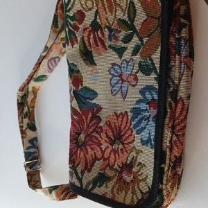 Tapestry floral handbag cloth with adjustable strap pockets for phone new roomy
